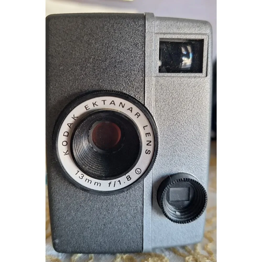 Kodak Instamatic M4 movie camera & Kodak Instamatic movie light model 1 w/ case
